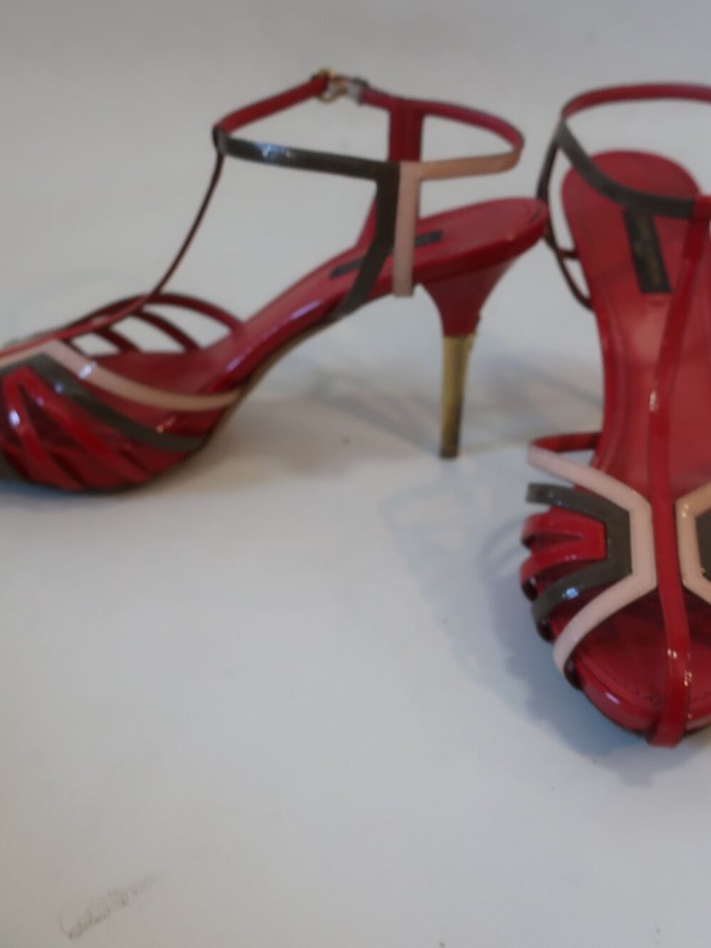 Women Louis Vuitton Red, Beige, Green Patent Leather T Strap Sandals 38 EU/US 8 - Picture 12 of 14